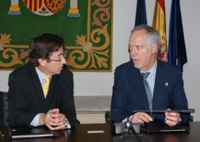 El Secretario General de la FEMP, Ángel Fernández, con el Decano Presidente del COIT, Eugenio Fontán