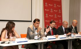 Fernando Martínez Maíllo, Vicepresidente de la FEMP y Presidente de la Diputación de Zámora,(segundo, por la izquierda) durante su intervención(Foto: Alfredo Matilla -UCM-).