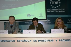 Luis Estaún, Ángel Fernández y Carmen Cárdeno, en la apertura de las jornadas.