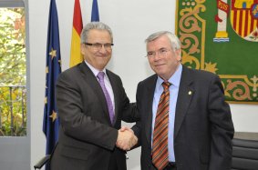 Francisco Javier Orduña y Pedro Castro, tras la firma del convenio